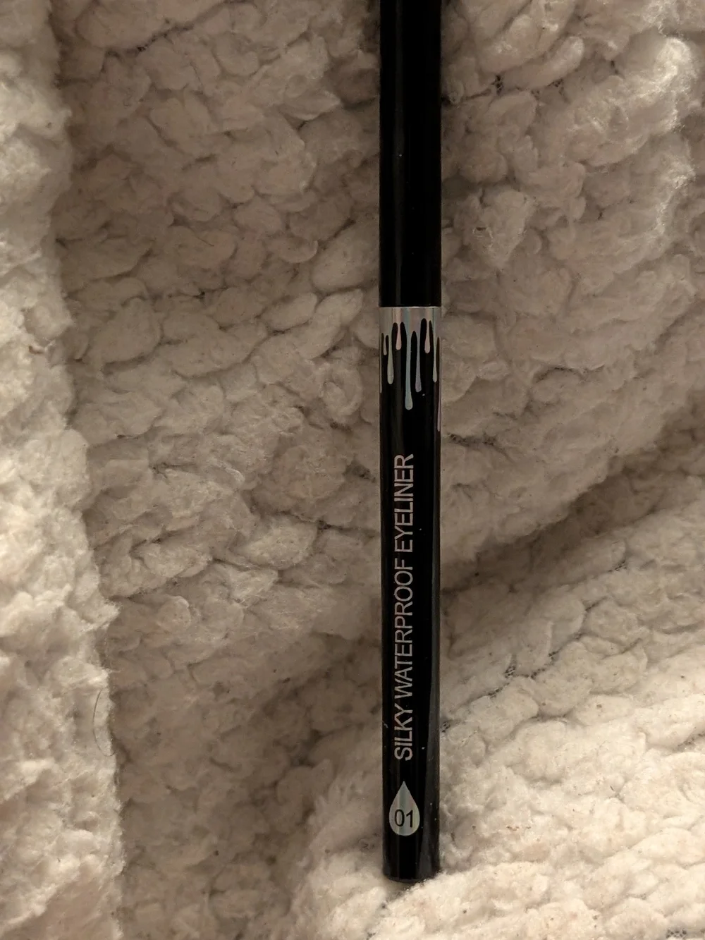 🦋 Silky Waterproof Eyeliner - Black